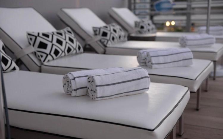 Hanza Tower Luxury Sauna Jacuzi Pool *